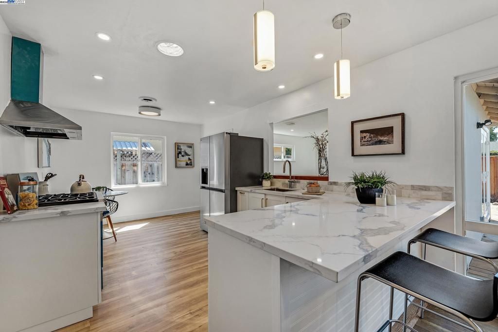 Interior, Kitchen, Pendant Lights, Recessed Lighting, Wood Texture Flooring