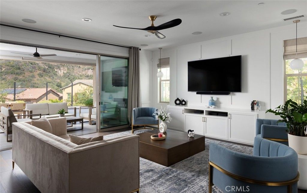 Dining room, Interior, Living room, Pendant Lights, Recessed Lighting
