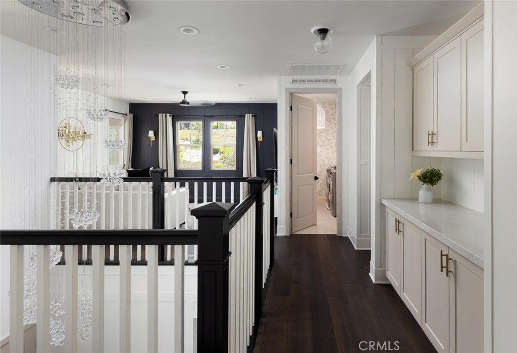 Interior, Pendant Lights, Recessed Lighting, Wood Texture Flooring