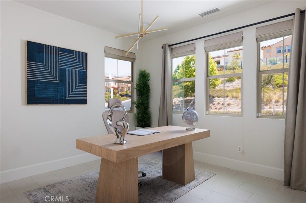 Home Office, Interior