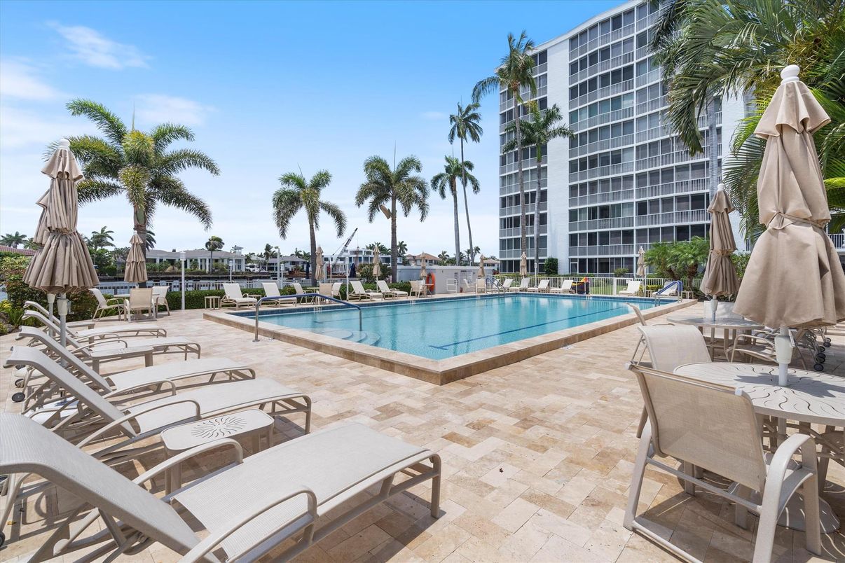 Exterior, Pool