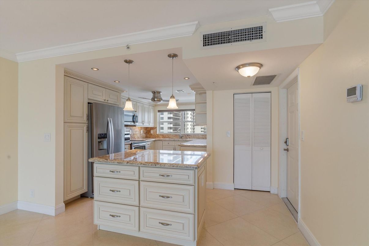 Interior, Kitchen, Pendant Lights, Recessed Lighting, Stainless Steel Appliances