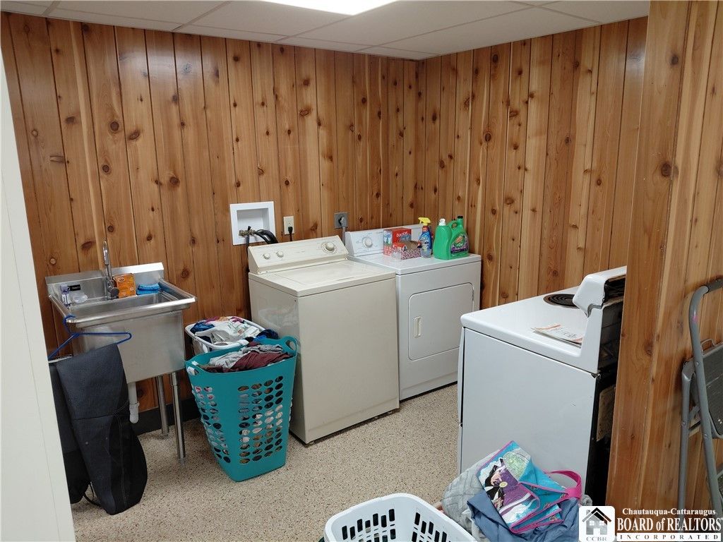 Interior, Washer, Wooden Walls