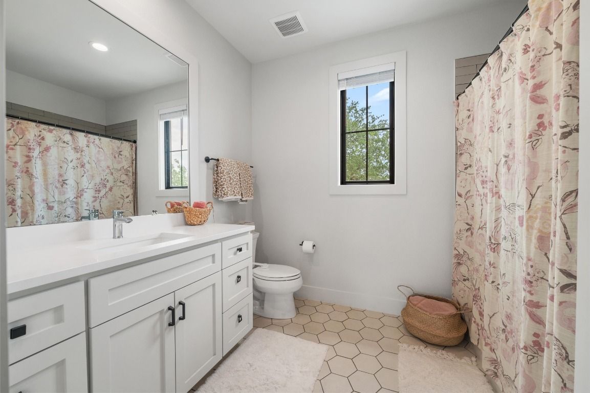 Bathroom, Interior, Recessed Lighting