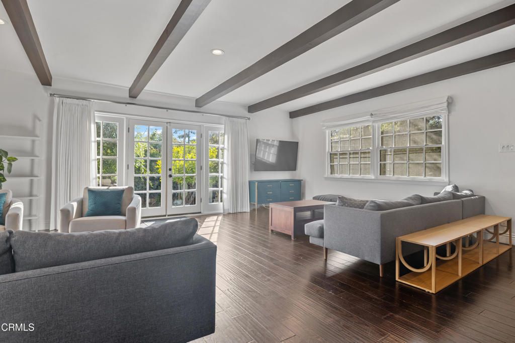 Interior, Living room, Recessed Lighting, Wooden Beams, Wood Texture Flooring