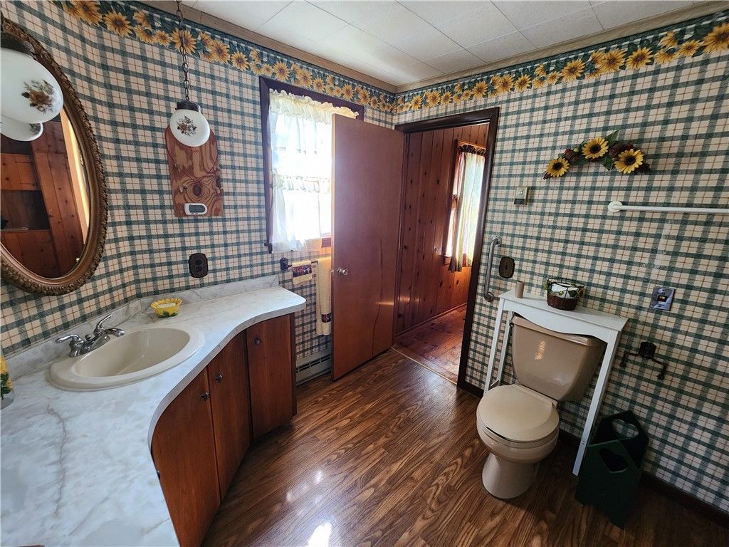 Bathroom, Interior, Wood Texture Flooring
