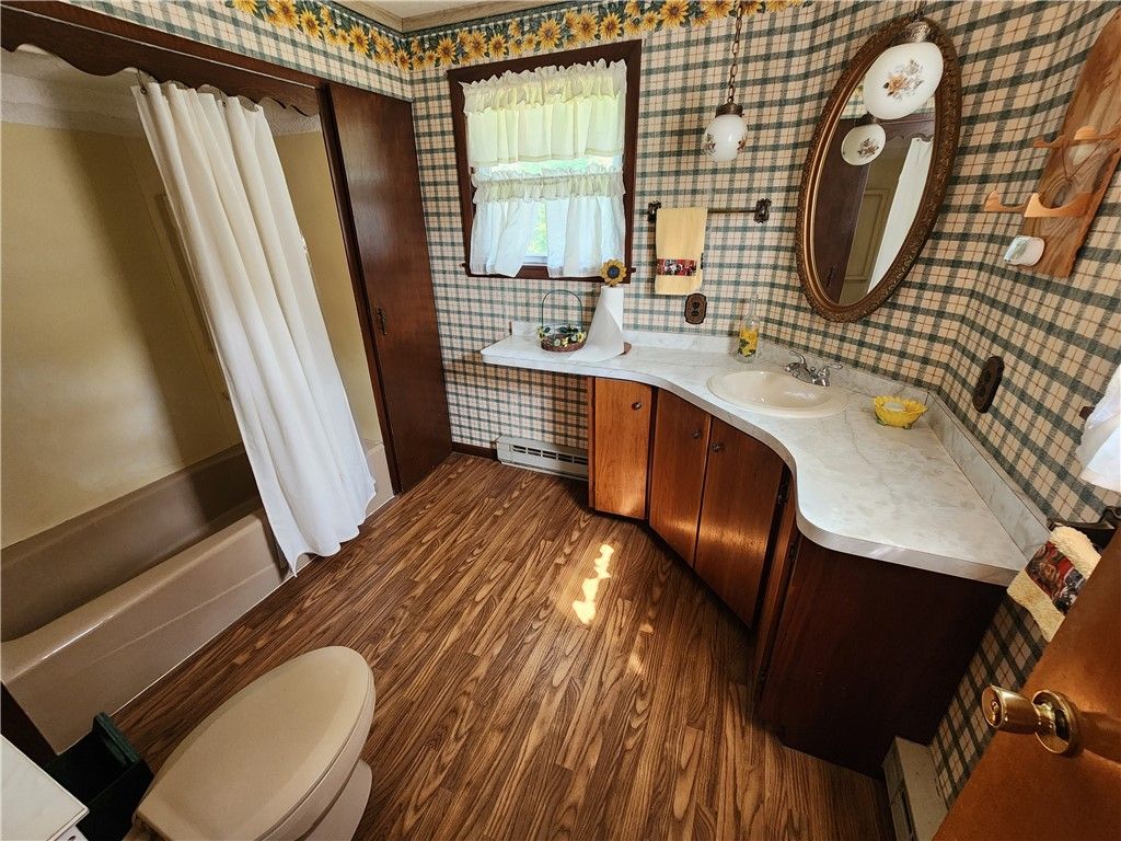Bathroom, Dual Sink Vanities, Interior, Wood Texture Flooring