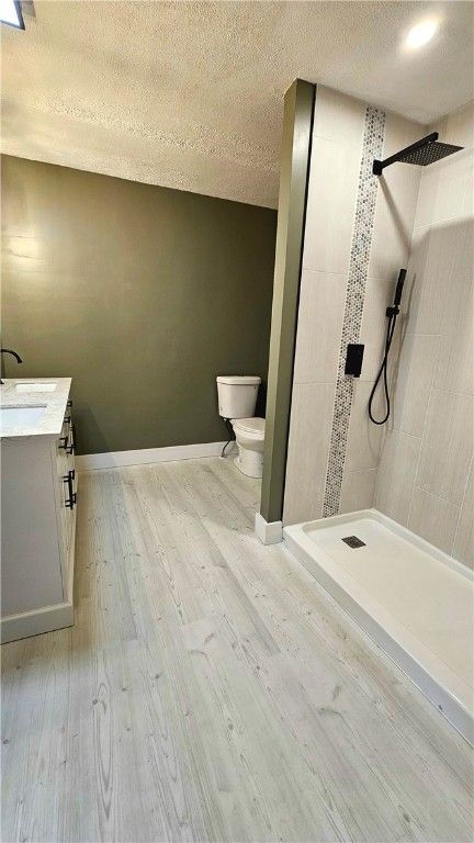 Bathroom, Interior, Recessed Lighting, Wood Texture Flooring