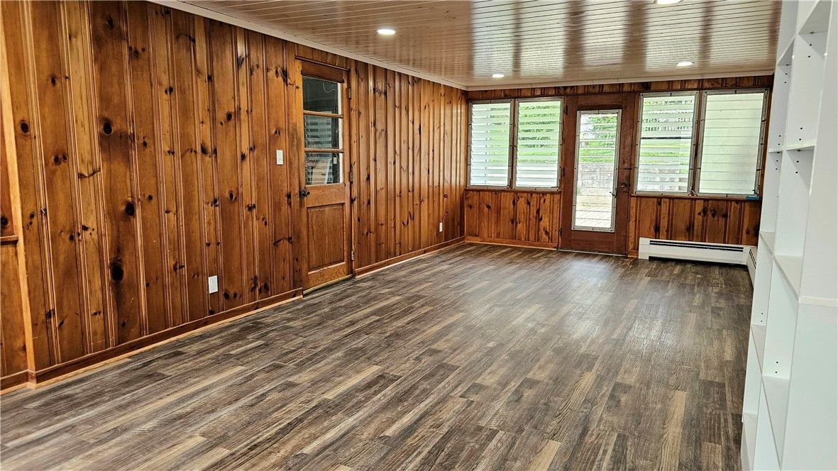 Empty room, Interior, Recessed Lighting, Wooden Ceilings, Wood Texture Flooring, Wooden Walls