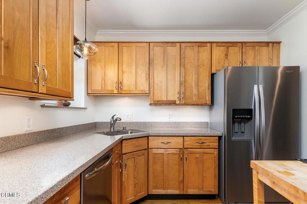 Interior, Kitchen, Pendant Lights, Wood Texture Flooring
