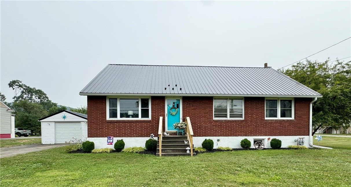 Detached Garage, Exterior, Facade, Brick Facade, Cape Cod