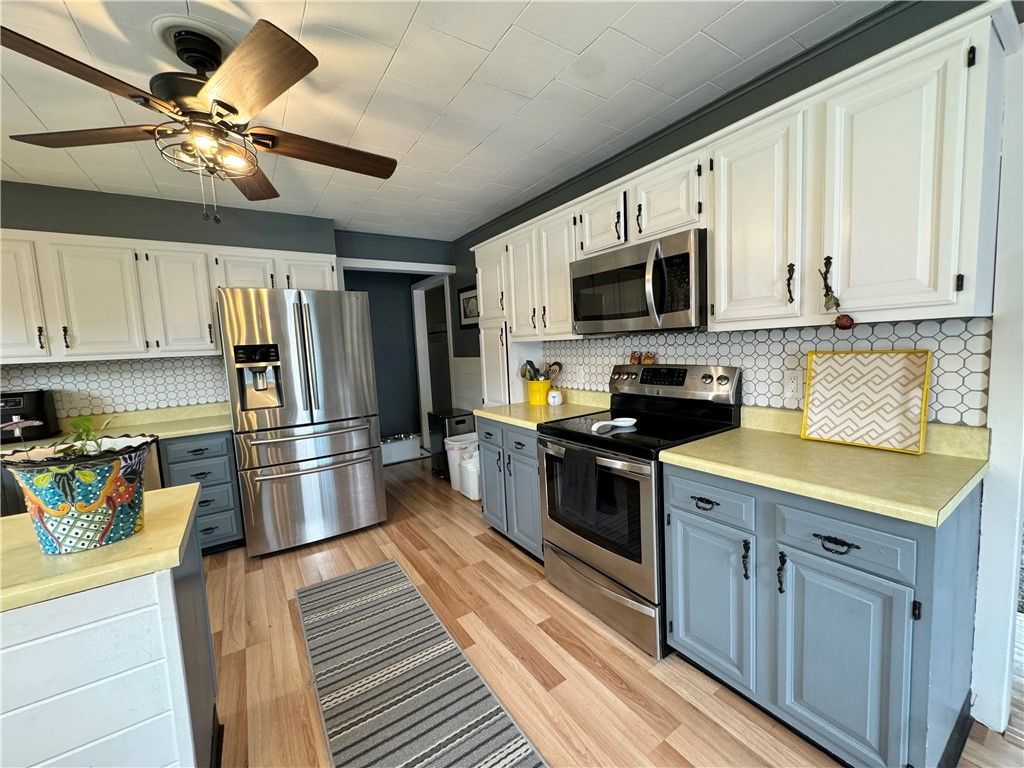 Interior, Kitchen, Stainless Steel Appliances, Wood Texture Flooring