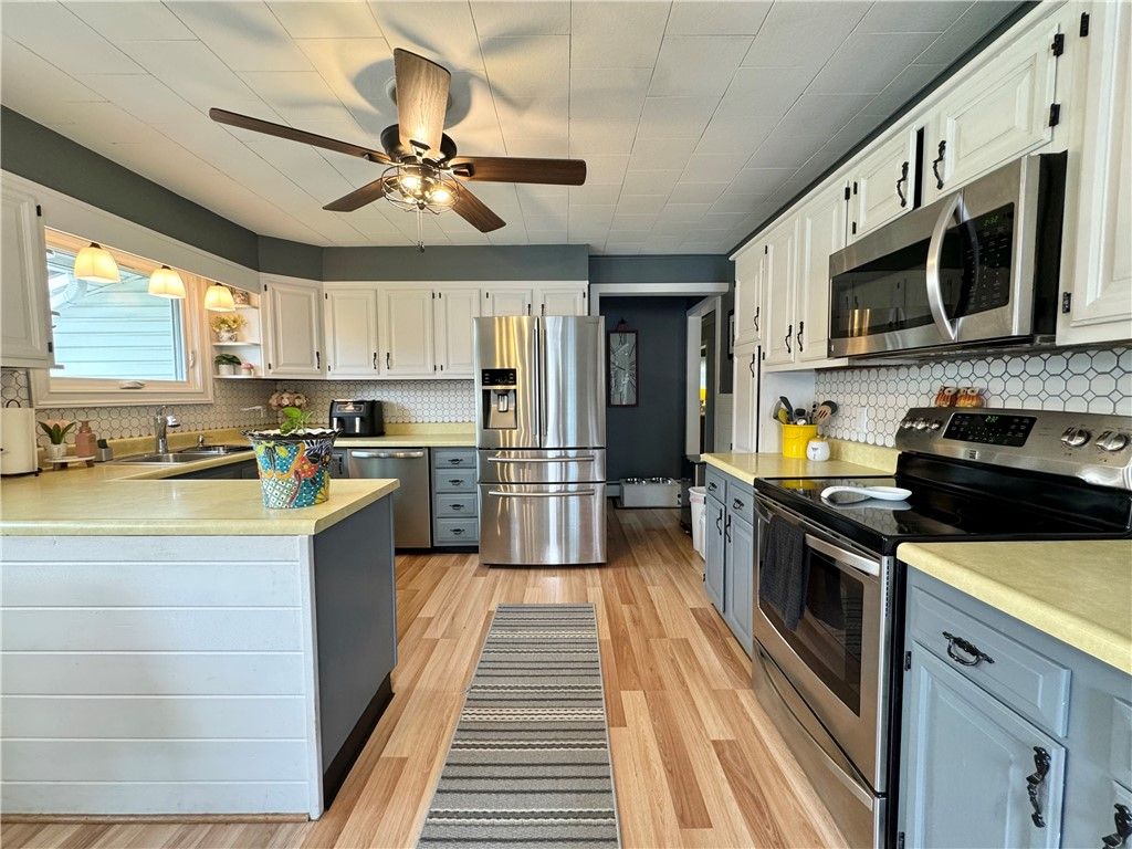Interior, Kitchen, Stainless Steel Appliances, Wood Texture Flooring