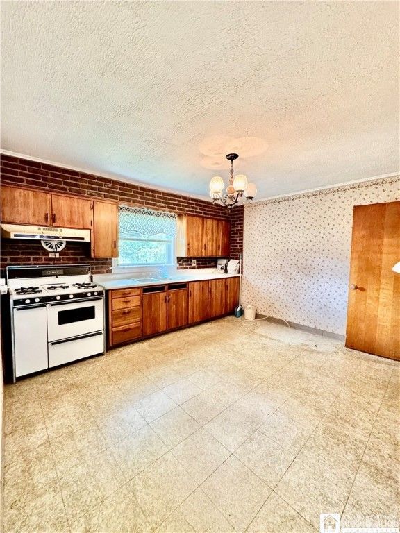 Chandelier, Interior, Kitchen
