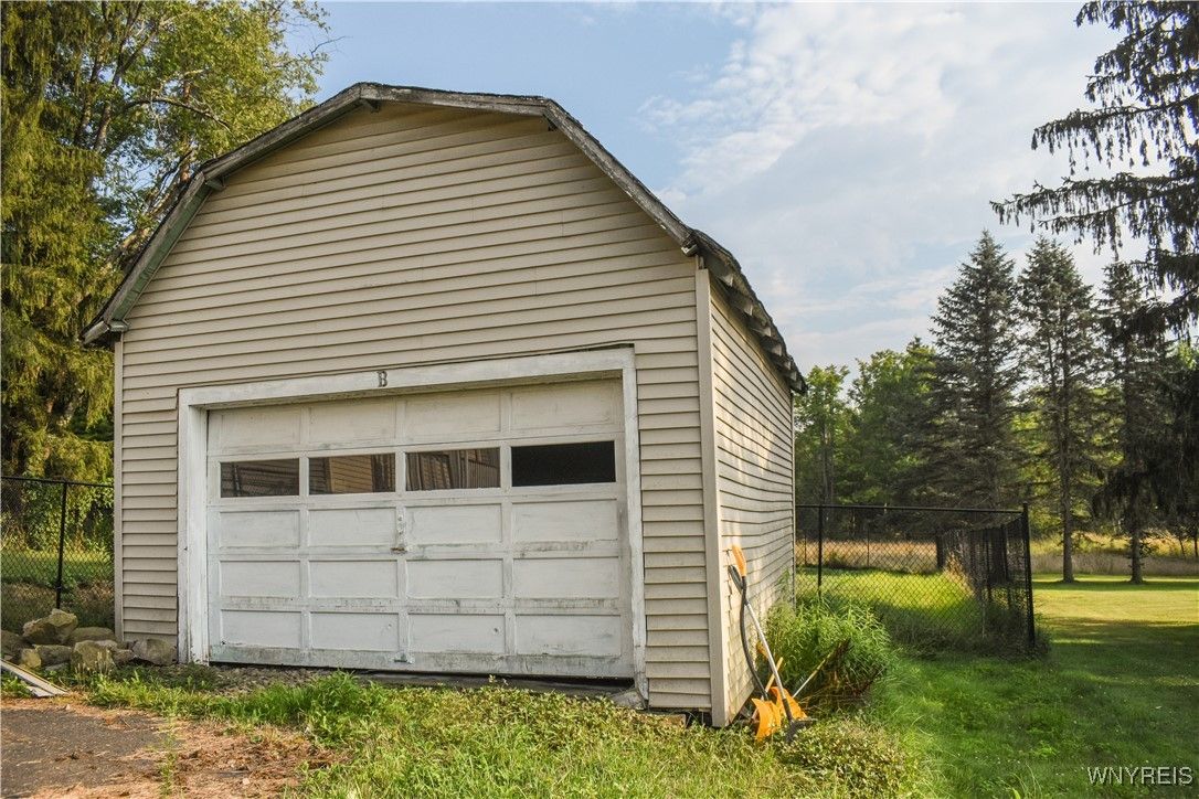 Detached Garage, Exterior