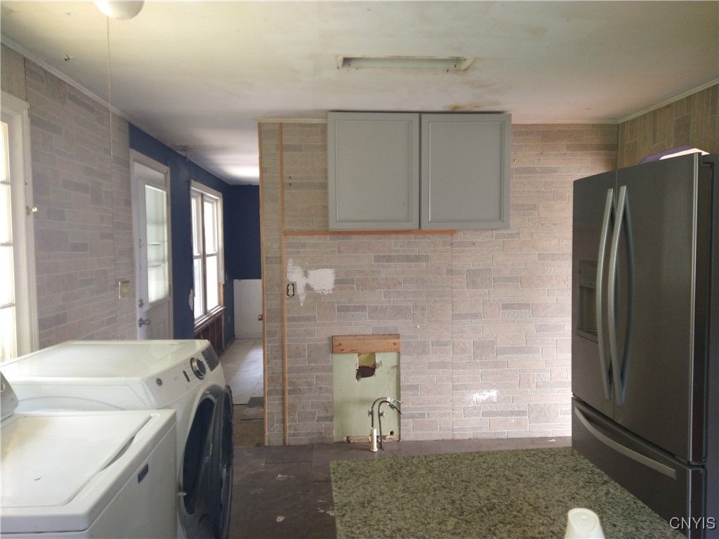 Interior, Stone Walls, Washer