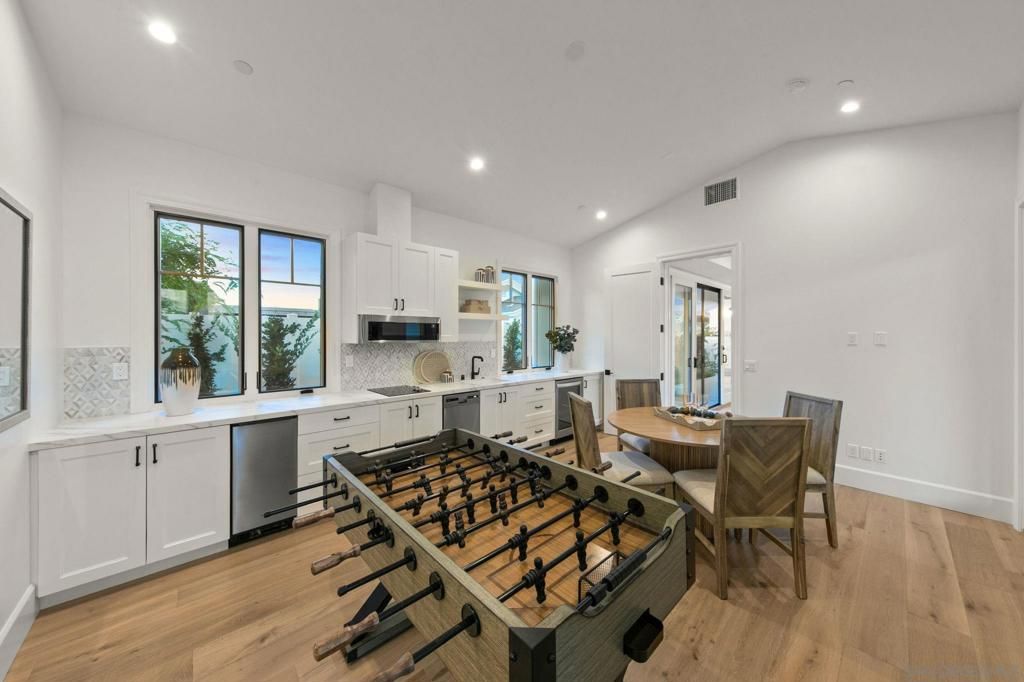 Dining room, Interior, Kitchen, Recessed Lighting, Wood Texture Flooring