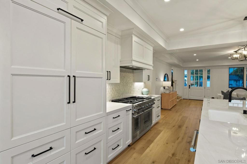 Interior, Kitchen, Living room, Recessed Lighting, Stainless Steel Appliances, Wood Texture Flooring