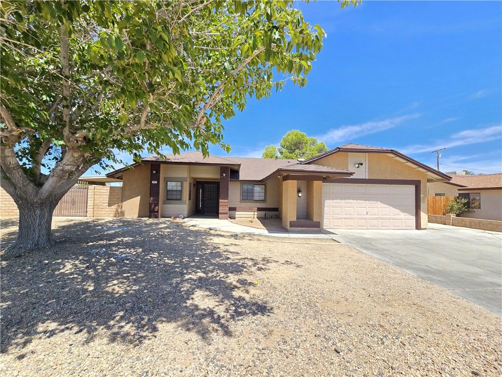 Attached, Backyard, Exterior, Facade, Ranch