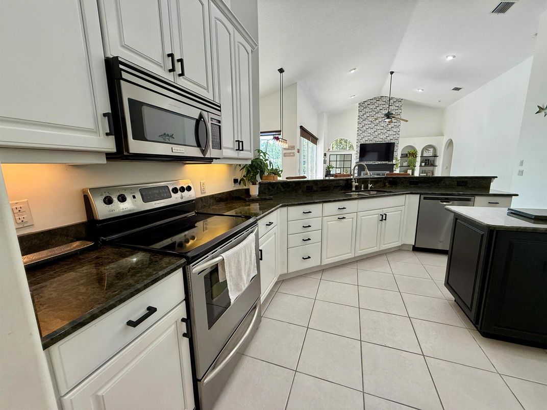 Interior, Kitchen, Pendant Lights, Recessed Lighting, Stainless Steel Appliances