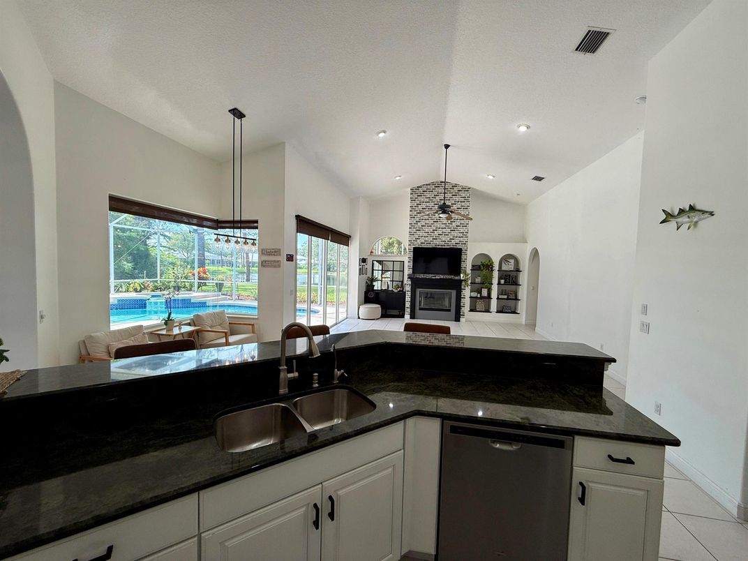 Fireplace, Interior, Kitchen, Pendant Lights, Recessed Lighting