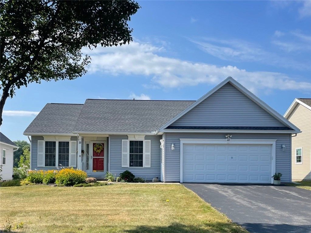 Attached, Exterior, Facade, Ranch