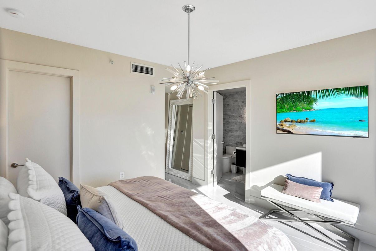 Bedroom, Interior, Pendant Lights