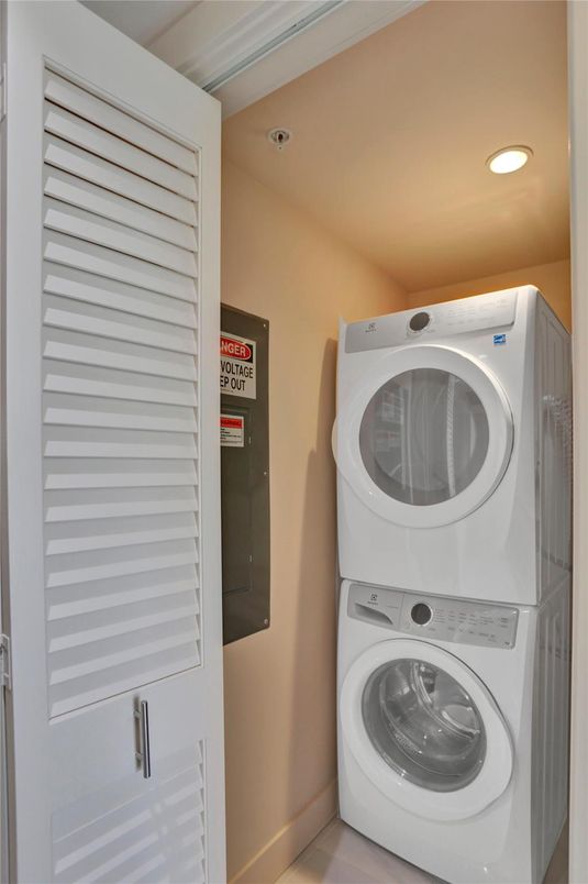 Interior, Recessed Lighting, Utility Closets, Washer
