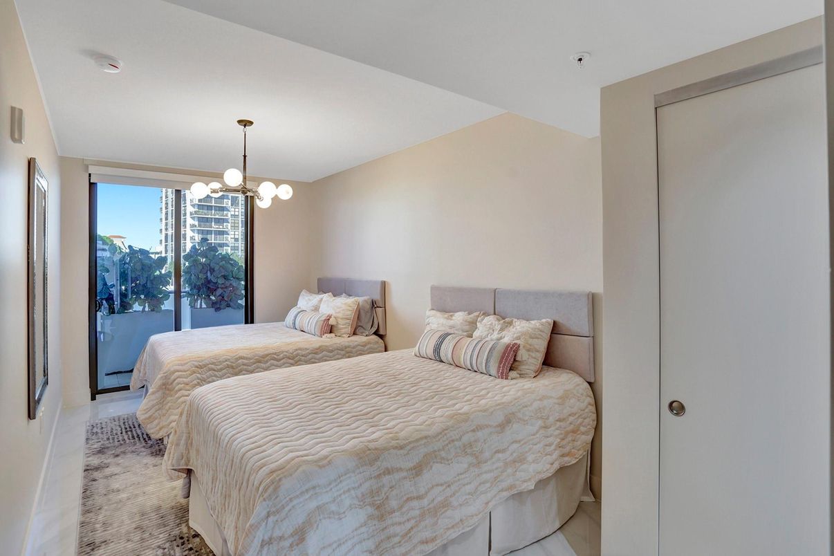 Bedroom, Interior, Pendant Lights