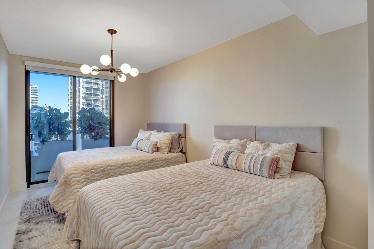 Bedroom, Interior, Pendant Lights