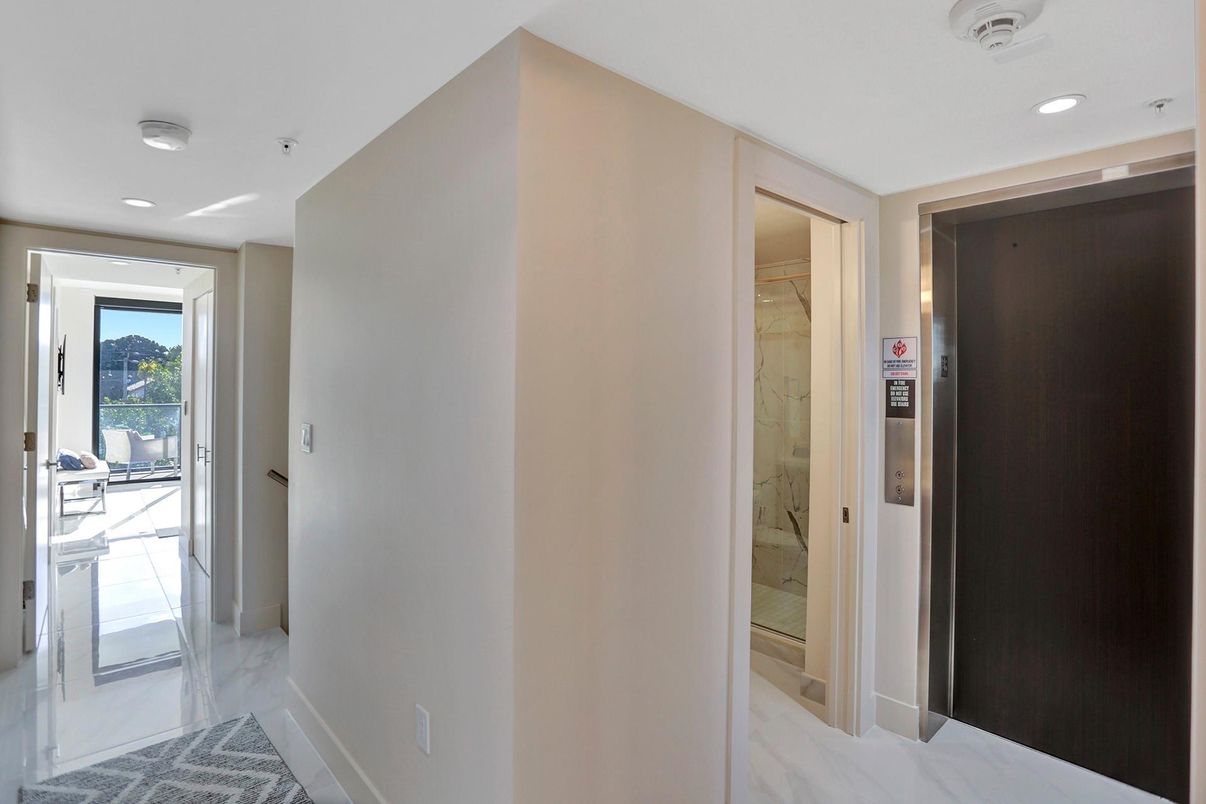 Bathroom, Interior, Marble, Recessed Lighting