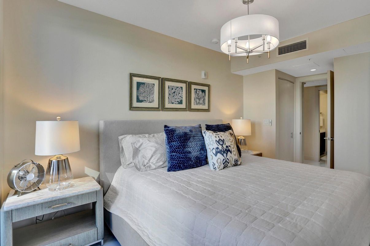 Bedroom, Interior, Recessed Lighting