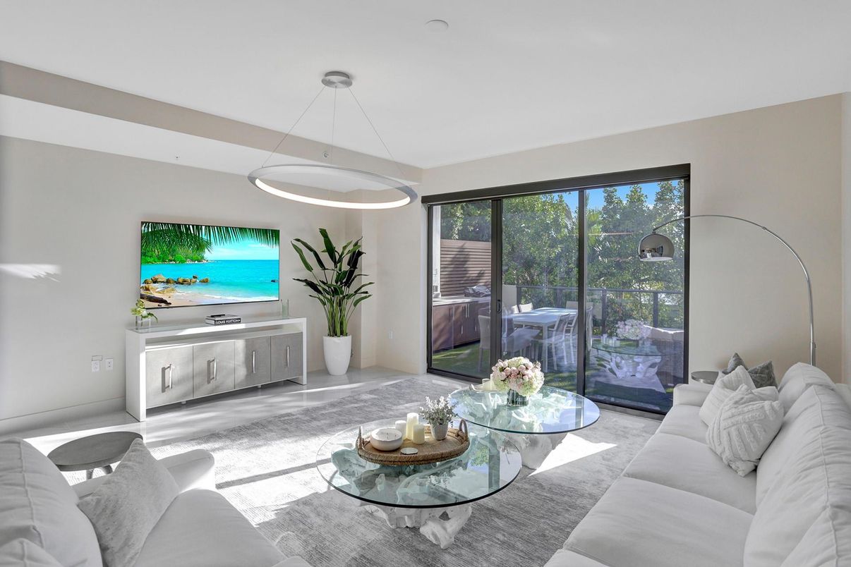 Interior, Living room, Pendant Lights