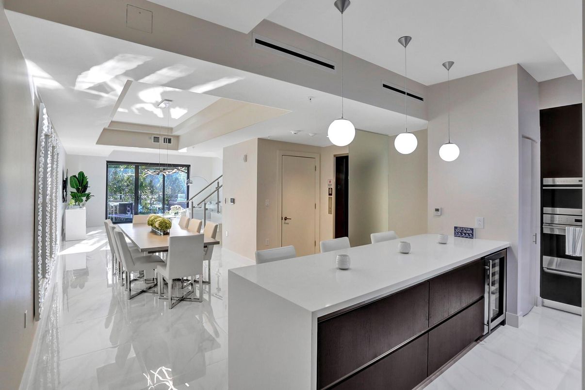Dining room, Interior, Kitchen, Marble, Pendant Lights, Stainless Steel Appliances