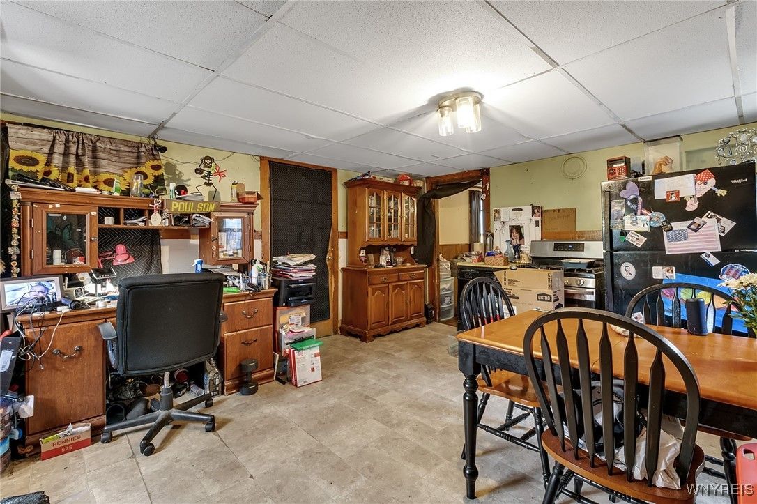Home Office, Interior