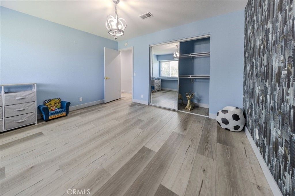 Empty room, Interior, Pendant Lights, Wood Texture Flooring
