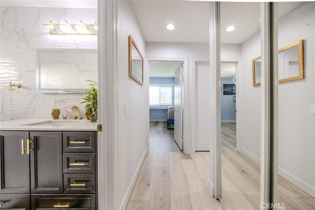 Bathroom, Interior, Marble Walls, Recessed Lighting, Wood Texture Flooring