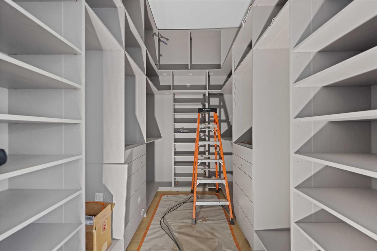 Interior, Walk-in Closets