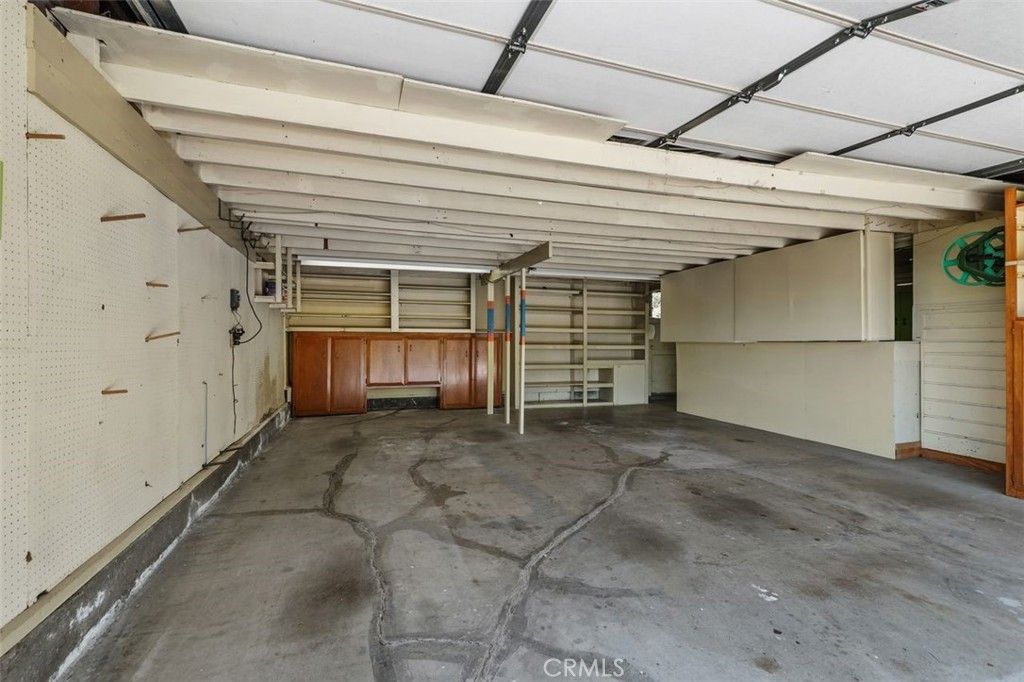 Garage, Interior