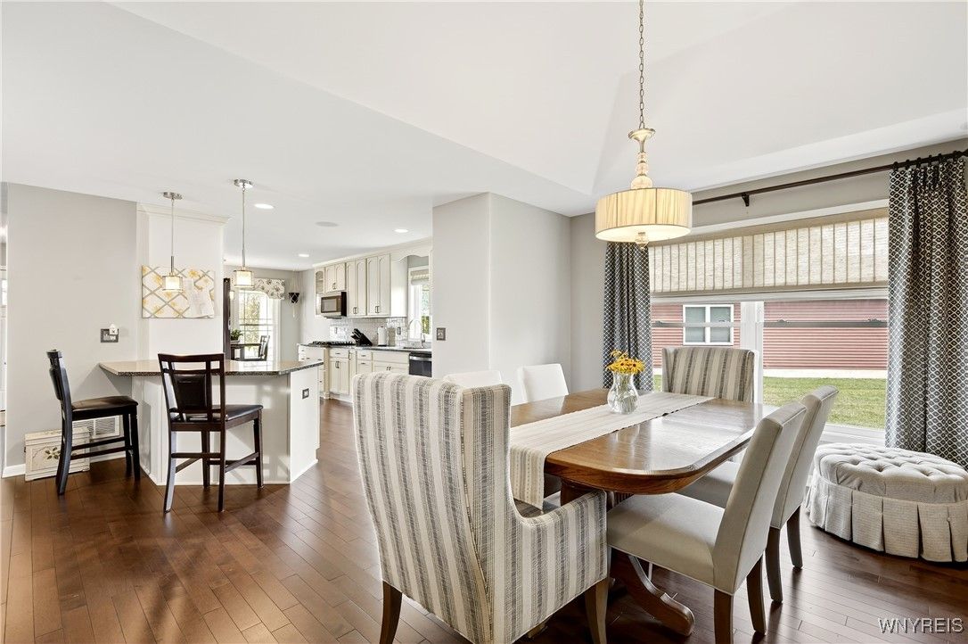 Dining room, Interior, Kitchen, Pendant Lights, Recessed Lighting, Wood Texture Flooring