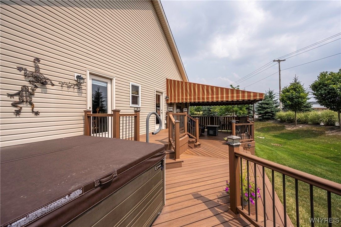 Backyard, Exterior, Hot Tub