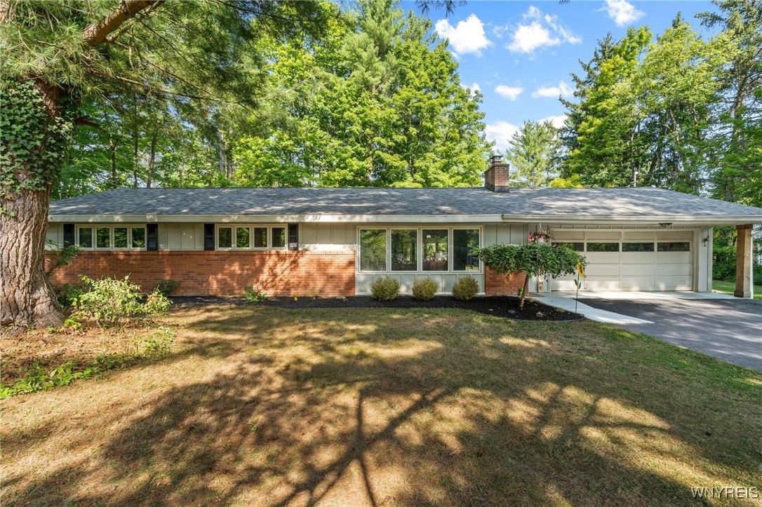 Attached, Exterior, Facade, Brick Facade, Ranch