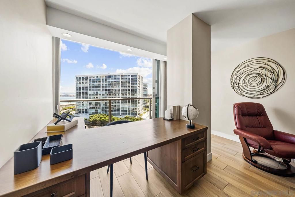 Home Office, Interior, Recessed Lighting, Water, Wood Texture Flooring