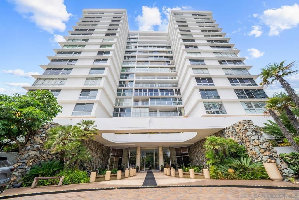 Exterior, Facade, Condo Building