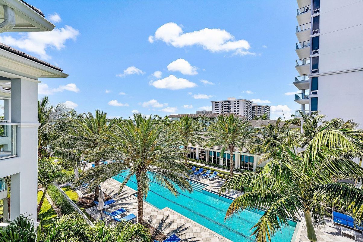 Exterior, Pool, Other