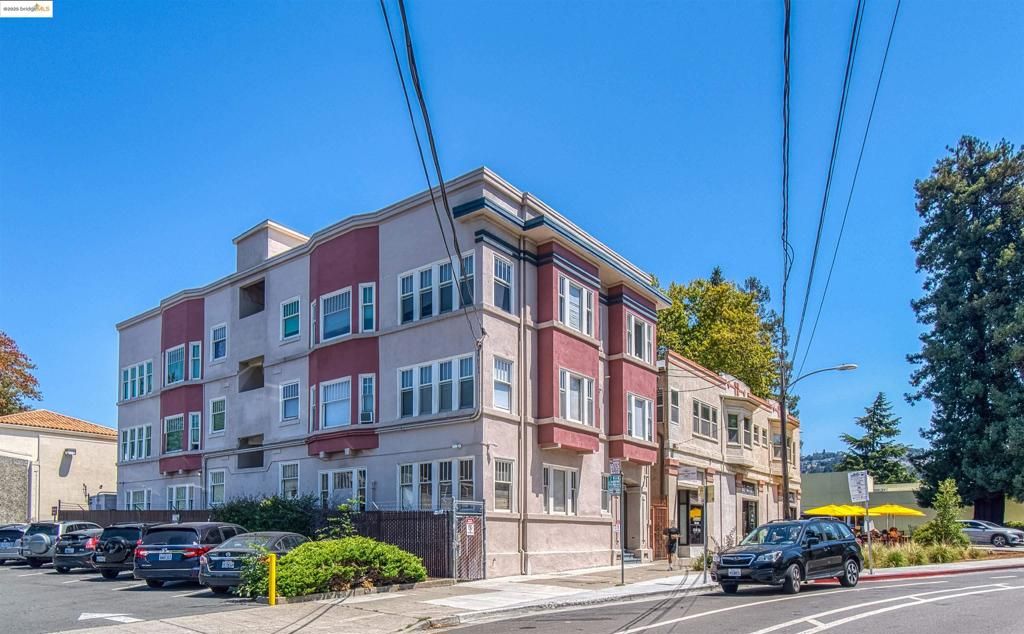 Exterior, Facade, Condo Building