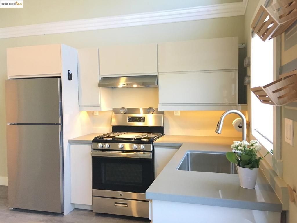 Interior, Kitchen, Stainless Steel Appliances
