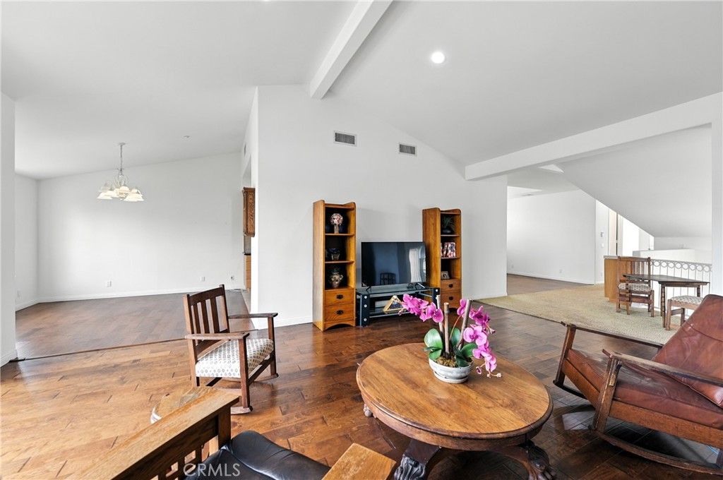 Chandelier, Dining room, Interior, Recessed Lighting, Wood Texture Flooring