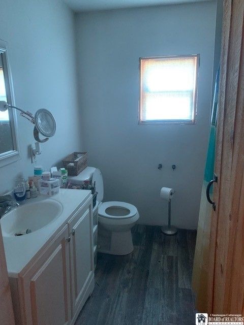 Bathroom, Dual Sink Vanities, Interior, Wood Texture Flooring