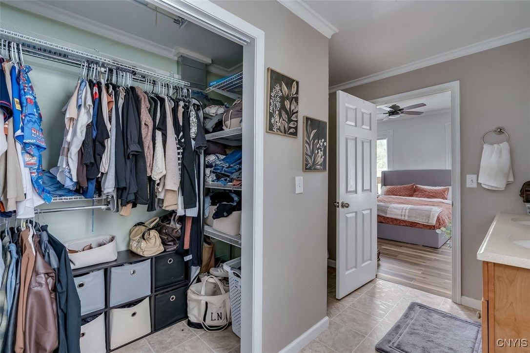 Bedroom, Interior, Walk-in Closets, Wood Texture Flooring